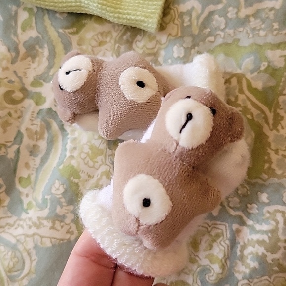 Bundle of Baby Girl Essentials - Picture 2 of 6